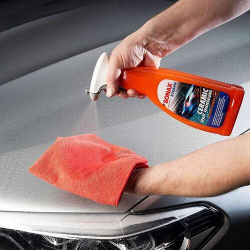 SONAX XTREME Keraaminen pinnoitespray suojaa maalipinnan tehokkaasti, ja saa auton näyttämään upealta. Pinnoite antaa maalipinnalle intensiiviset värit, peilimäisen kiillon sekä erinomaisen vedenhylkimisefektin.
